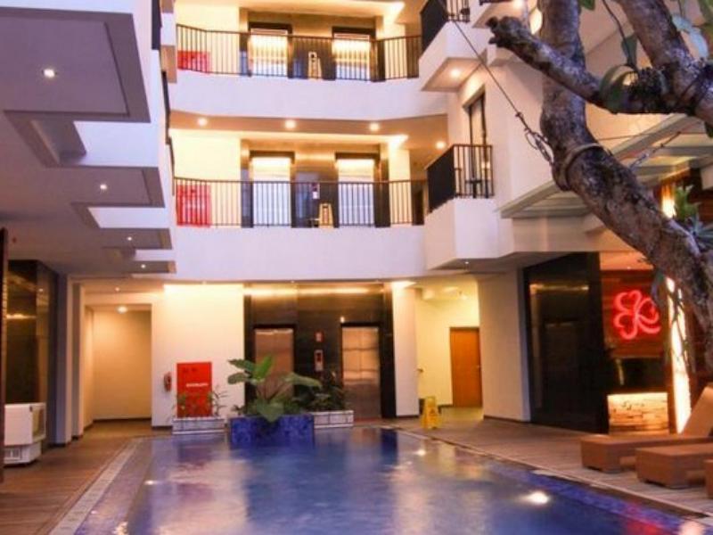 Ping Hotel Семиняк Екстериор снимка