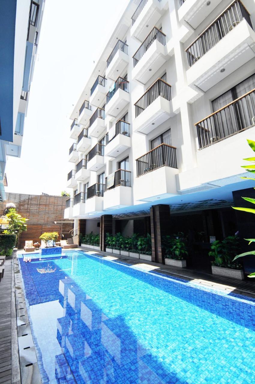 Ping Hotel Семиняк Екстериор снимка