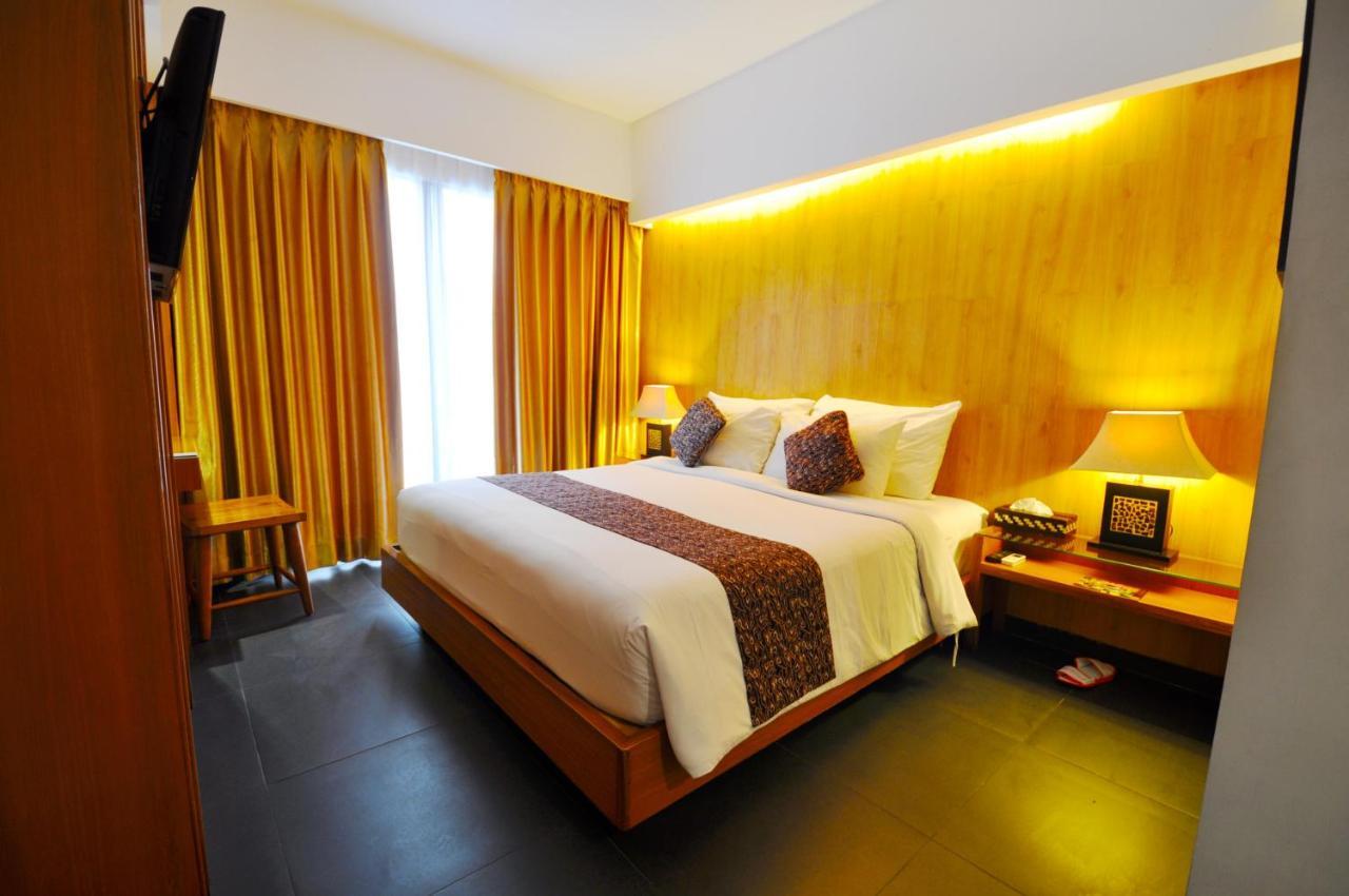 Ping Hotel Семиняк Екстериор снимка